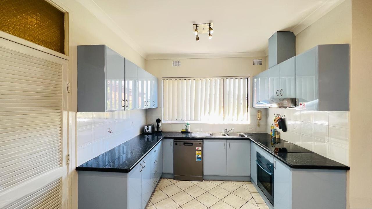 Carlton 3 Beds Unit - Free Parking Apartment Sydney Ngoại thất bức ảnh