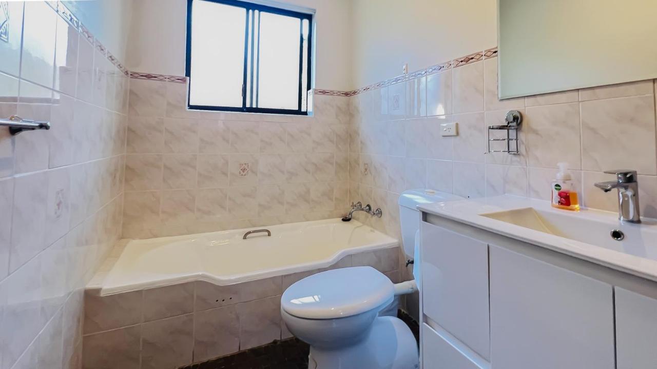 Carlton 3 Beds Unit - Free Parking Apartment Sydney Ngoại thất bức ảnh
